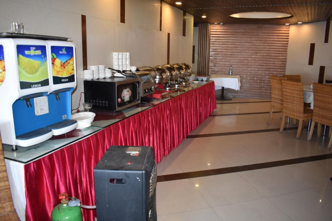 Summit Hotel Abbottabad Ngoại thất bức ảnh